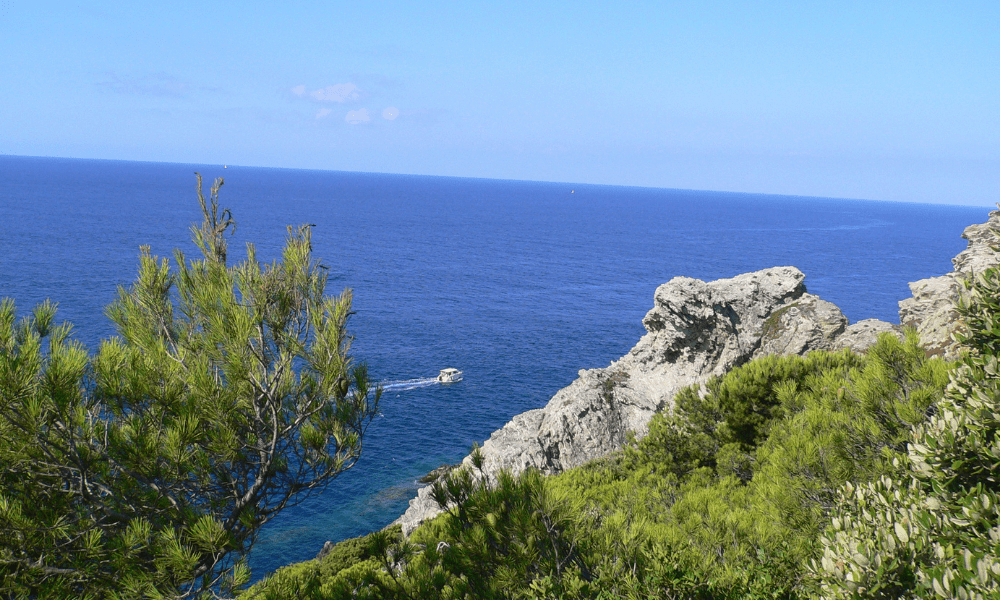 Les îles du Sud de la France à visiter en bateau